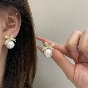 1pairs Elegant Gold and White Bow Pearl Earrings